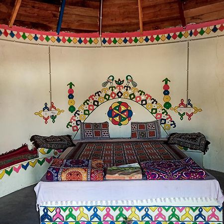 White Land Villagestay Dhordo Εξωτερικό φωτογραφία
