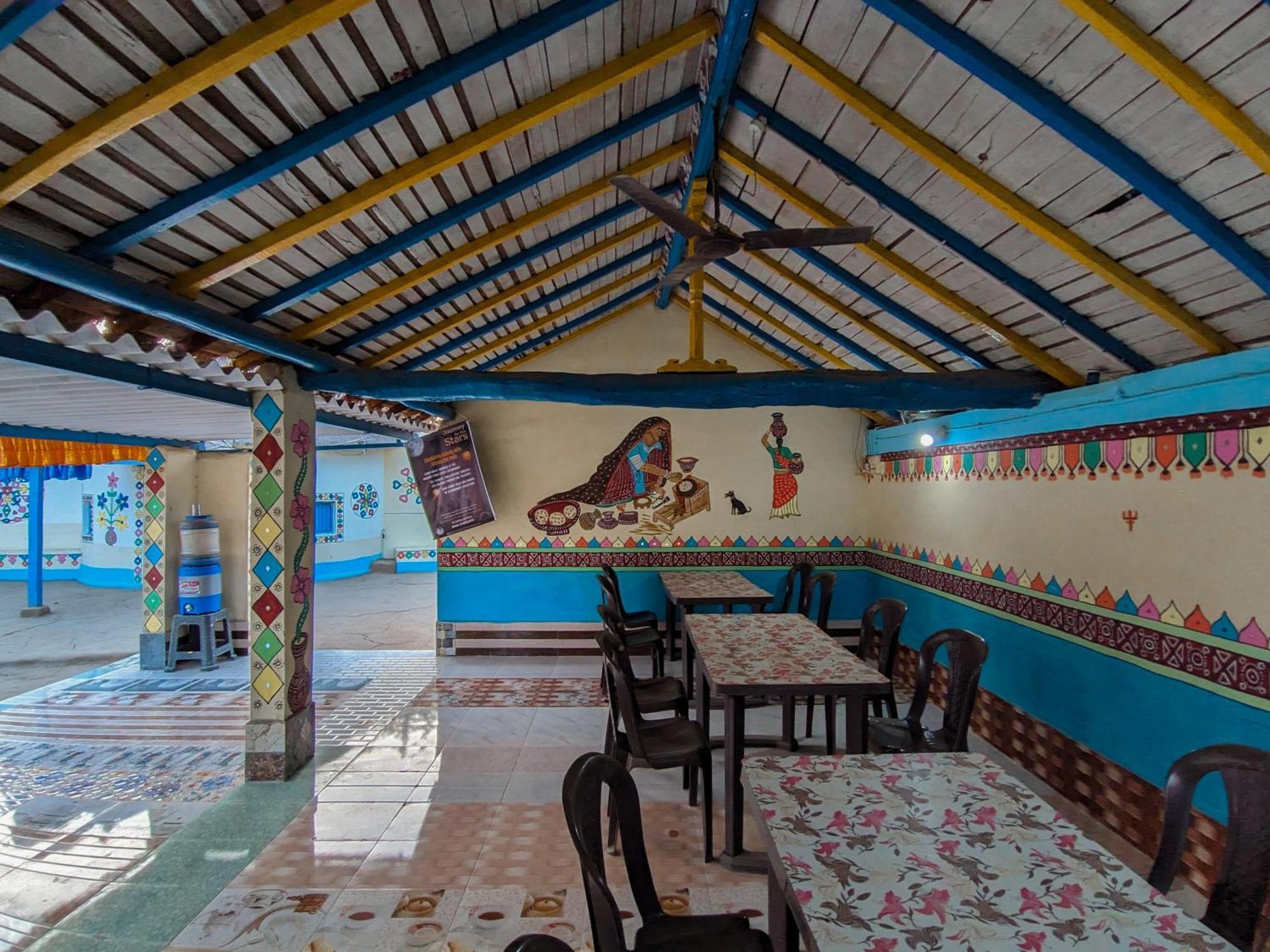 White Land Villagestay Dhordo Εξωτερικό φωτογραφία