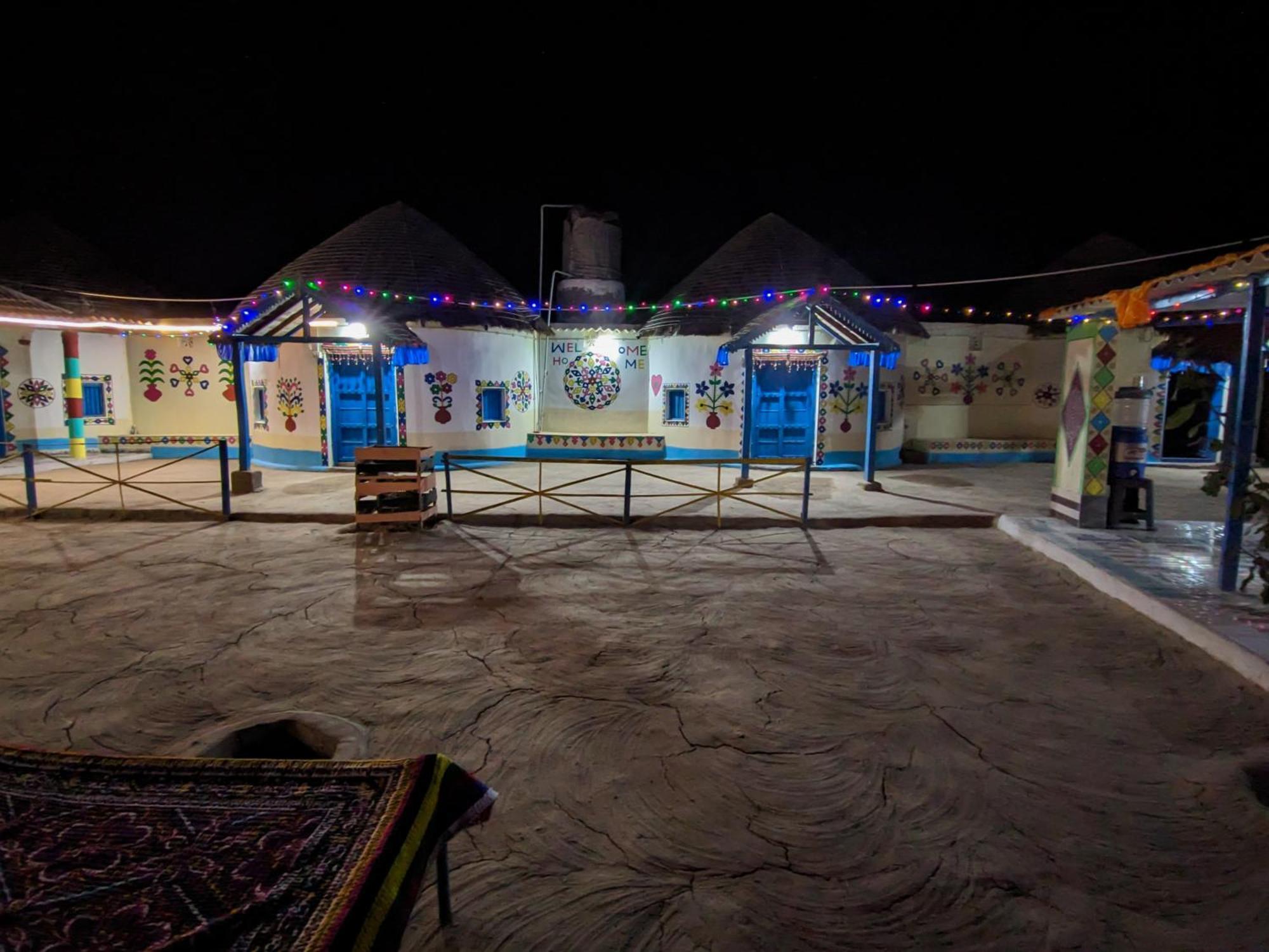 White Land Villagestay Dhordo Εξωτερικό φωτογραφία