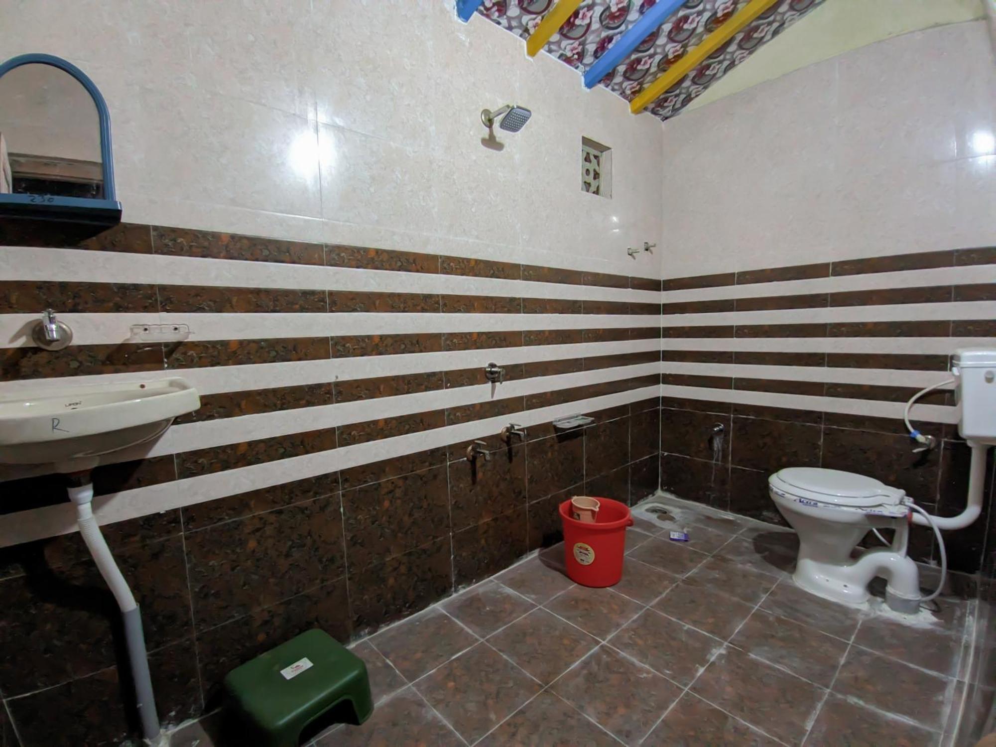 White Land Villagestay Dhordo Εξωτερικό φωτογραφία