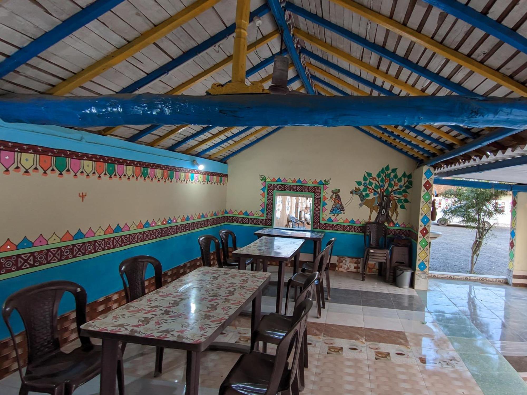 White Land Villagestay Dhordo Εξωτερικό φωτογραφία