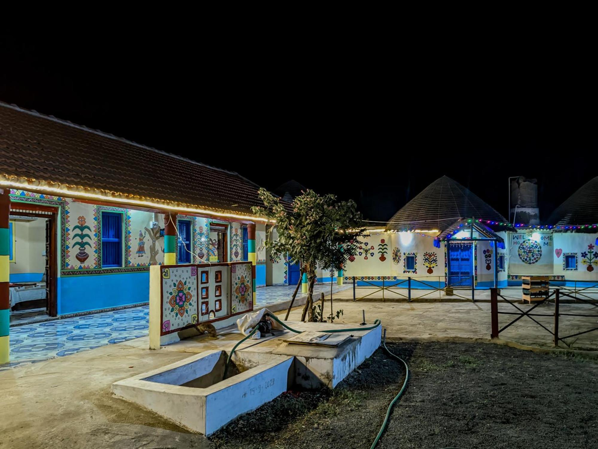 White Land Villagestay Dhordo Εξωτερικό φωτογραφία